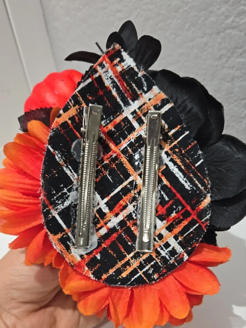 N/A flower features